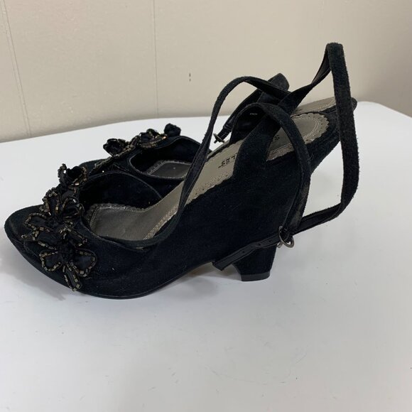 Seychelles Strappy Peep Toe Heels with Flower Embellishment in Black - Size 8 - Picture 8 of 8